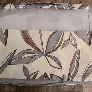 NWT! Thirty-One mesh Zipper White and Gray All In Neutral Laptop Bag with handle